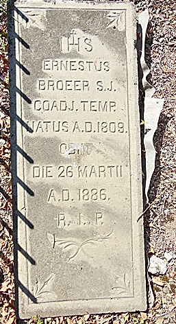 Płyta nagrobka Ernesta Bröera, cmentarz w Tarnopolu, stan z 2016 roku