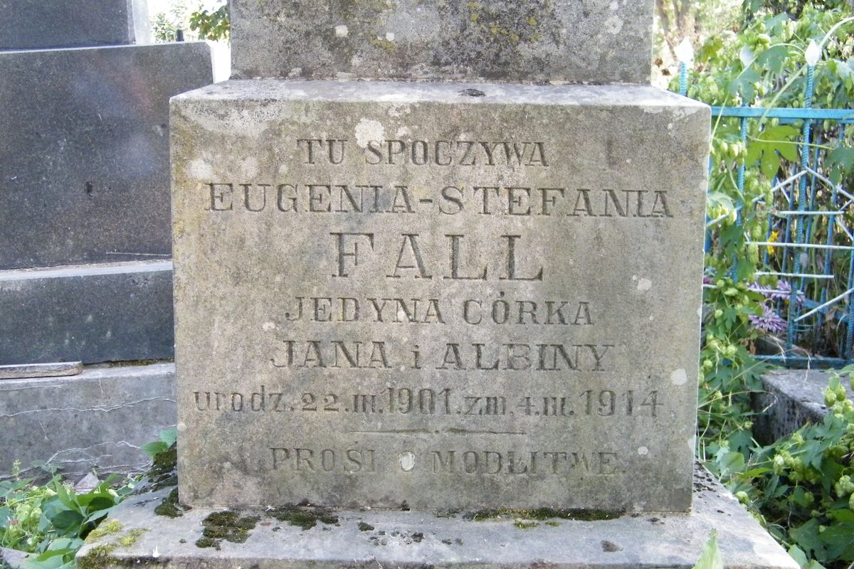 Fragment nagrobka Eugenii Fall, cmentarz w Tarnopolu, stan z 2016