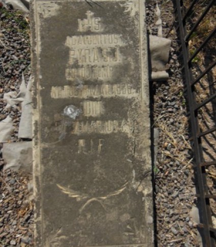 Płyta nagrobna Wojciecha Pyra, cmentarz w Tarnopolu, stan z 2016 roku