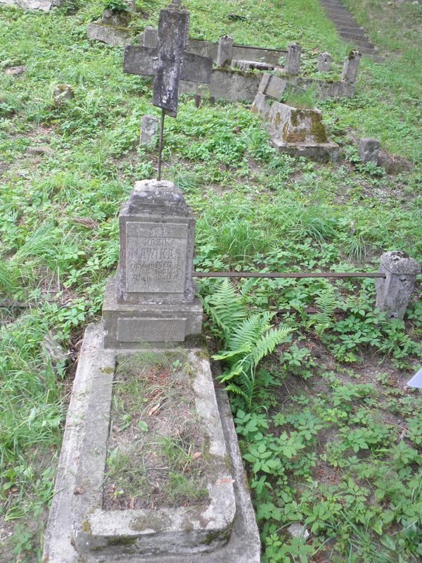 Nagrobek Kazimierza Hawikasa, cmentarz na Rossie w Wilnie, stan na 2013 r.