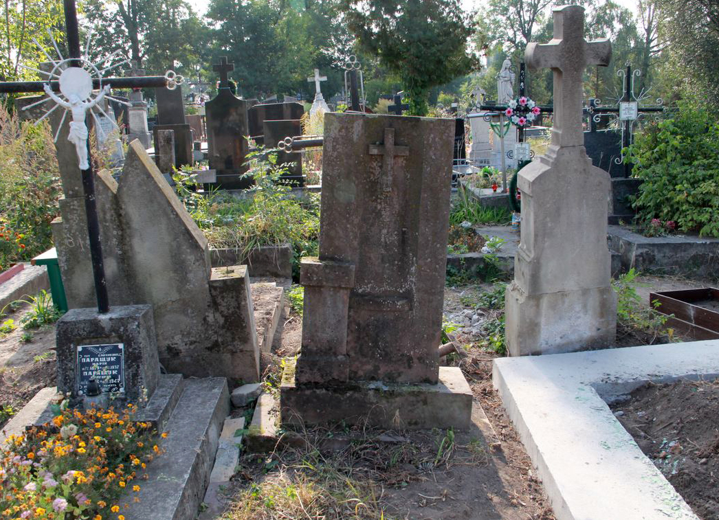 Nagrobek Heleny Petrasz, cmentarz w Tarnopolu, stan z 2016 r.