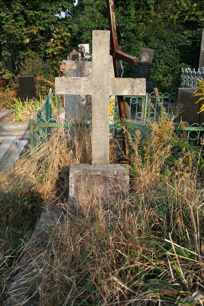 Nagrobek Marii Kowalskiej, cmentarz w Tarnopolu, stan z 2016 r.