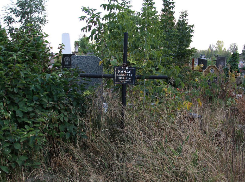 Nagrobek Kazimierza Kanasa, cmentarz w Tarnopolu, stan z 2016 r.