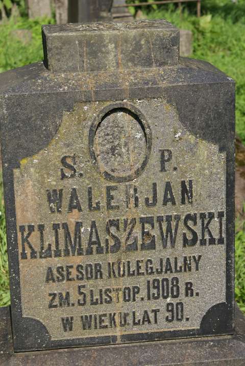 Fragment nagrobka Anieli i Waleriana Klimaszewskich, cmentarz na Rossie w Wilnie, stan z 2013 r.