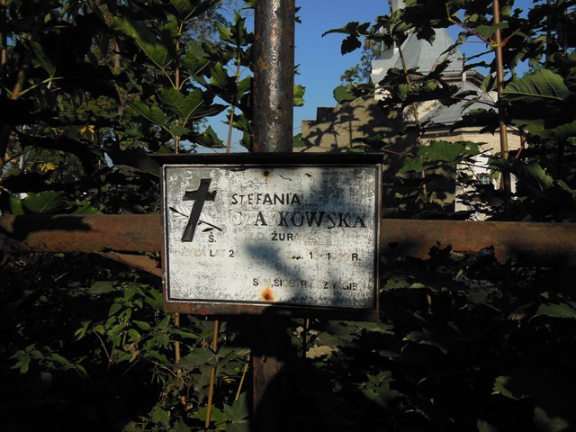 Fragment nagrobka Stefanii Czajkowskiej, cmentarz w Tarnopolu, stan z 2016 roku