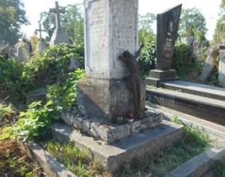 Nagrobek Marii i Jacka Szczyrskich i Stanisława Sokołowskiego, cmentarz w Tarnopolu, stan z 2016 roku