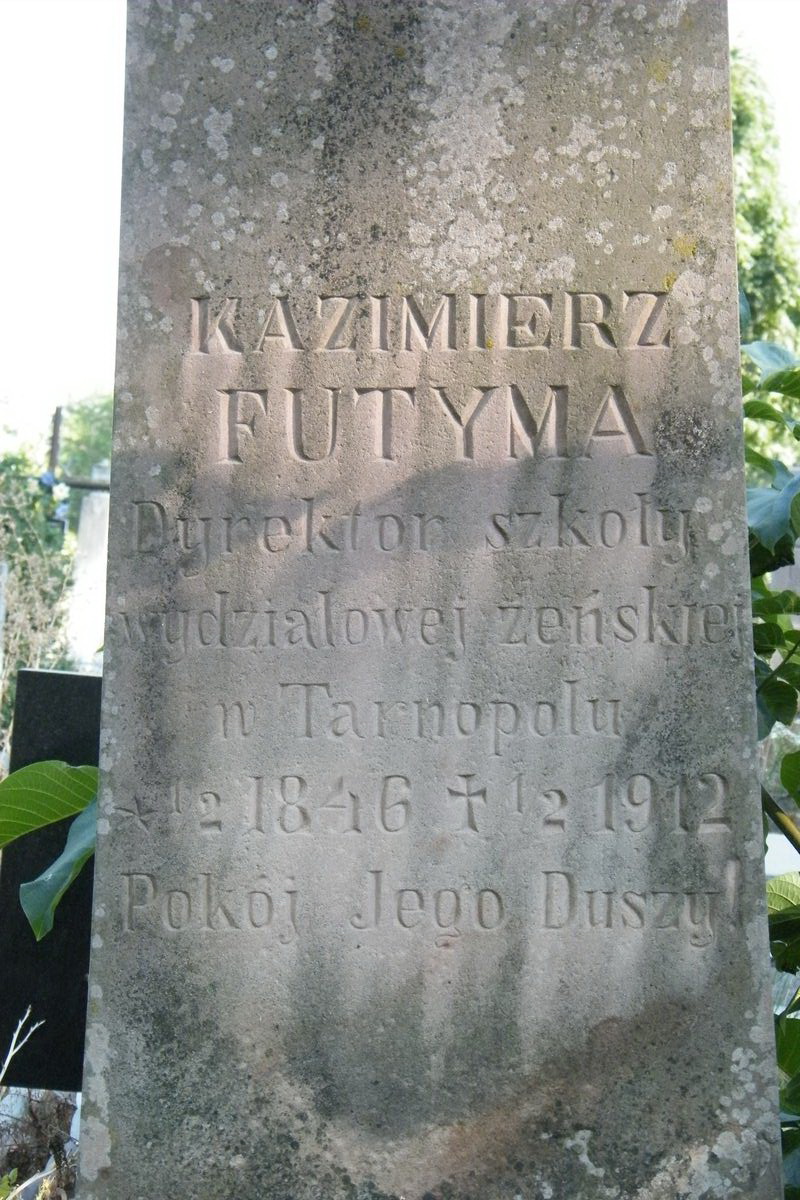 Fragment of Casimir Futma's tombstone, Ternopil cemetery, as of 2016.
