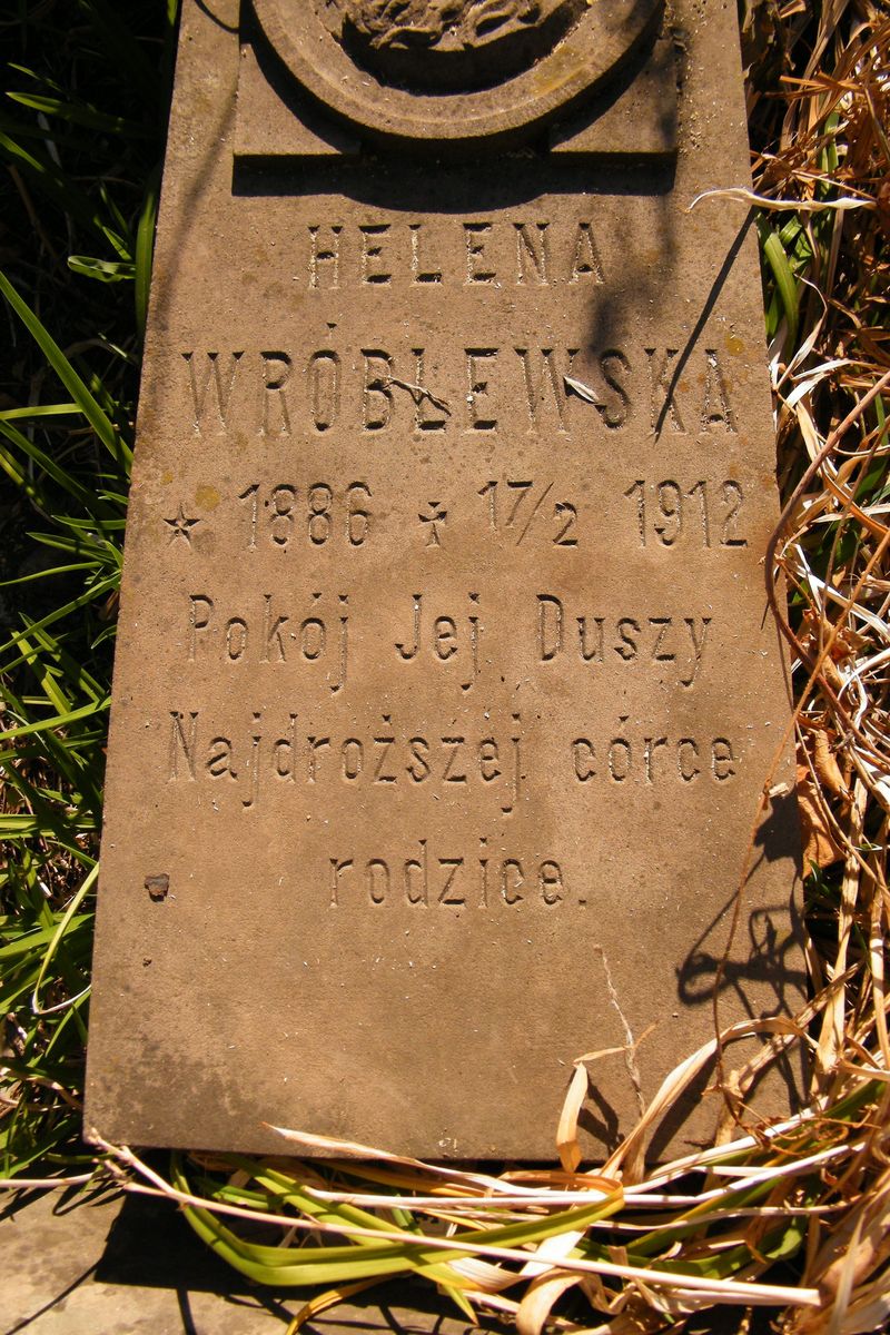 Fragment of the tombstone of Helena Wróblewska, Ternopil cemetery, as of 2016.