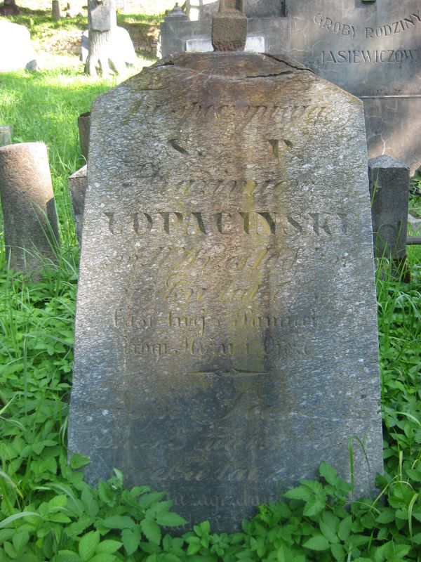 Inskrypcja nagrobka Jana i Kazimierza Łopacińskich, cmentarz Na Rossie w Wilnie, stan z 2013
