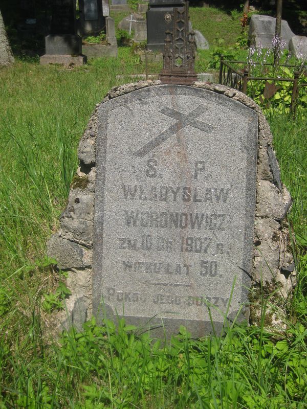 Inscription on the gravestone of Wladyslaw Woronowicz, Na Rossie cemetery in Vilnius, as of 2013
