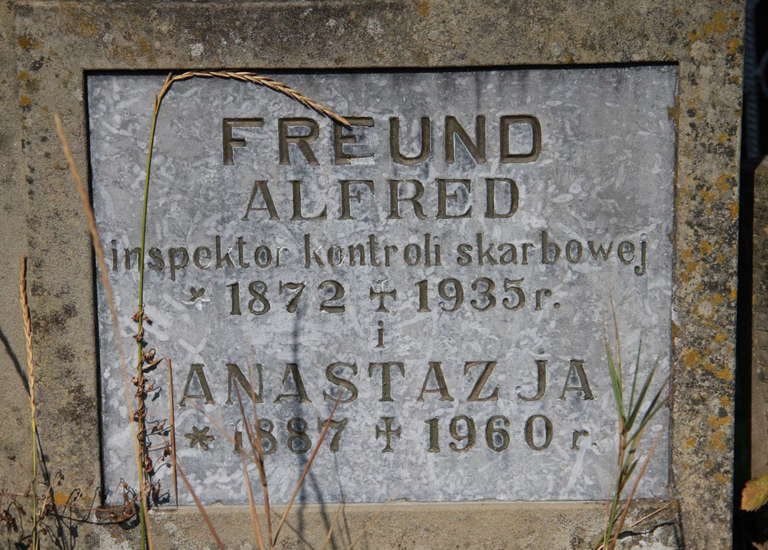 Nagrobek Alfreda i Anastazji Freund, cmentarz w Tarnopolu, stan z 2016 r.