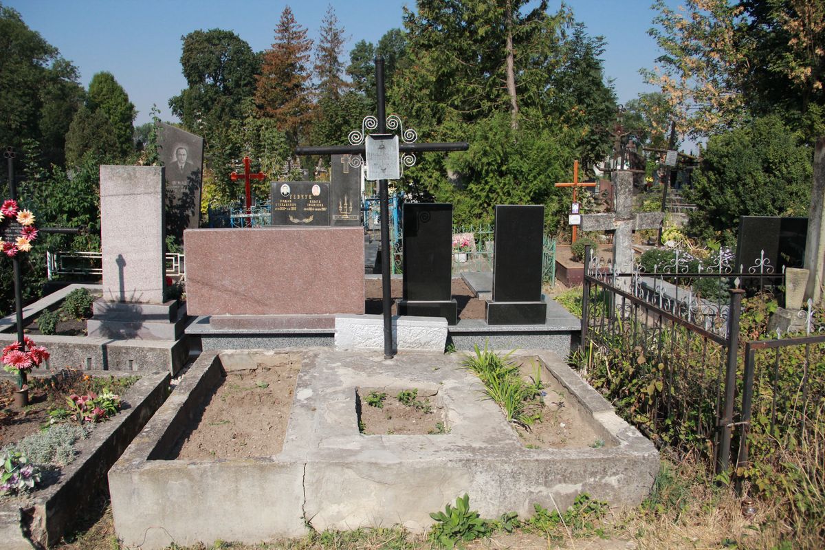 Nagrobek Marii i Stanisława Żłobickich, cmentarz w Tarnopolu, stan z 2016 r.