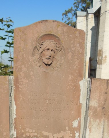 Fragment of the tombstone of Antoni Kozlowski, Ternopil cemetery, as of 2016