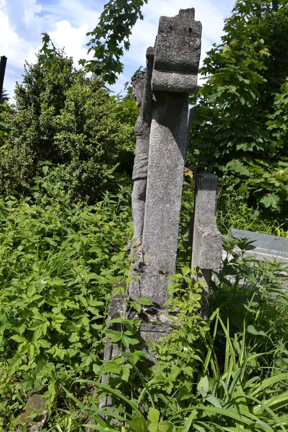Deatal nagrobka Maxyma i Tekli Kordobów, cmentarz w Tarnopolu, stan z 2016