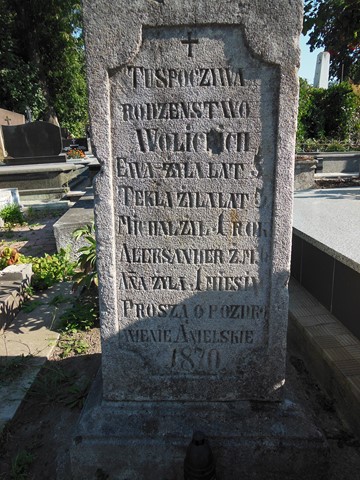 Nagrobek rodziny Wolickich, cmentarz w Tarnopolu, stan z 2016 roku