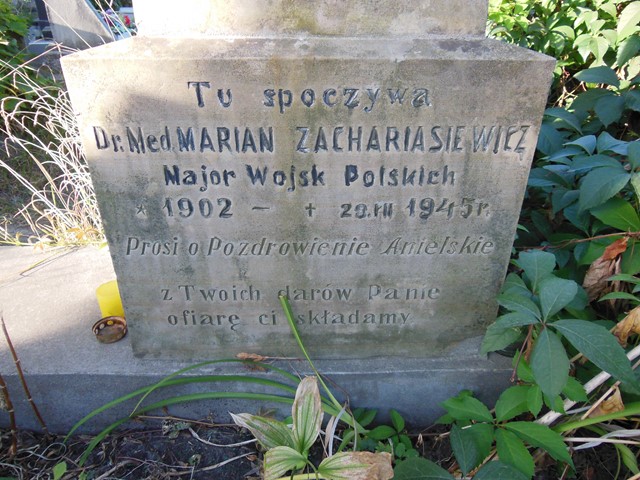 Fragment nagrobka Mariana Zachariewicza, cmentarz w Tarnopolu, stan z 2016 roku