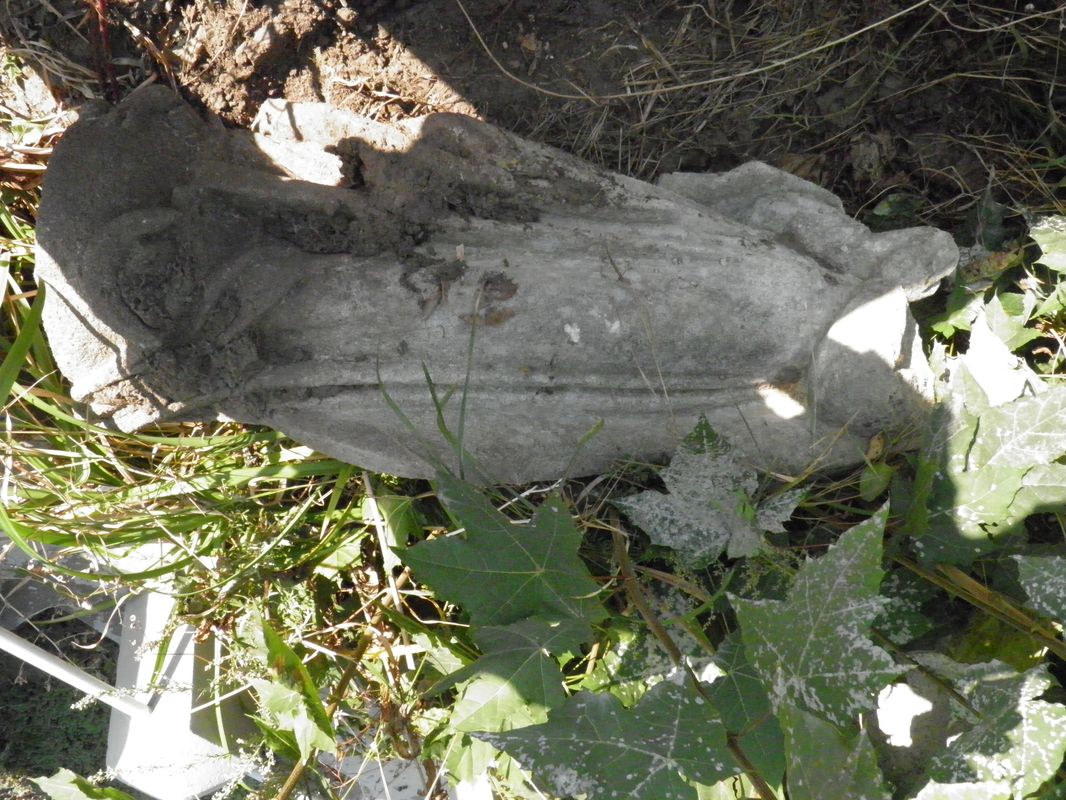 Fragment of Emilia Brzozowska's tombstone, Ternopil cemetery, 2016 status
