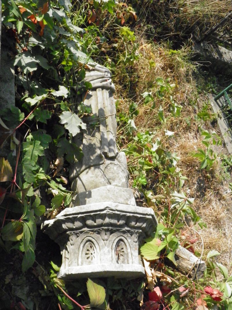 Fragment of the tombstone of Konrad Bobrowski, Ternopil cemetery, 2016 status