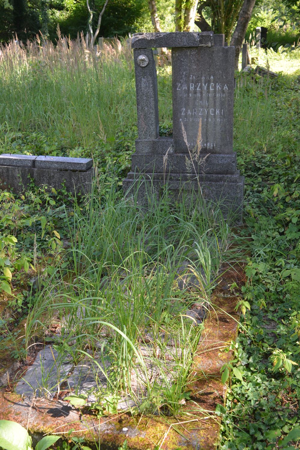 Tombstone of Emil and Zuzana Zarzycka, cemetery in Karviná Mexico, Czech Republic, as of 2022
