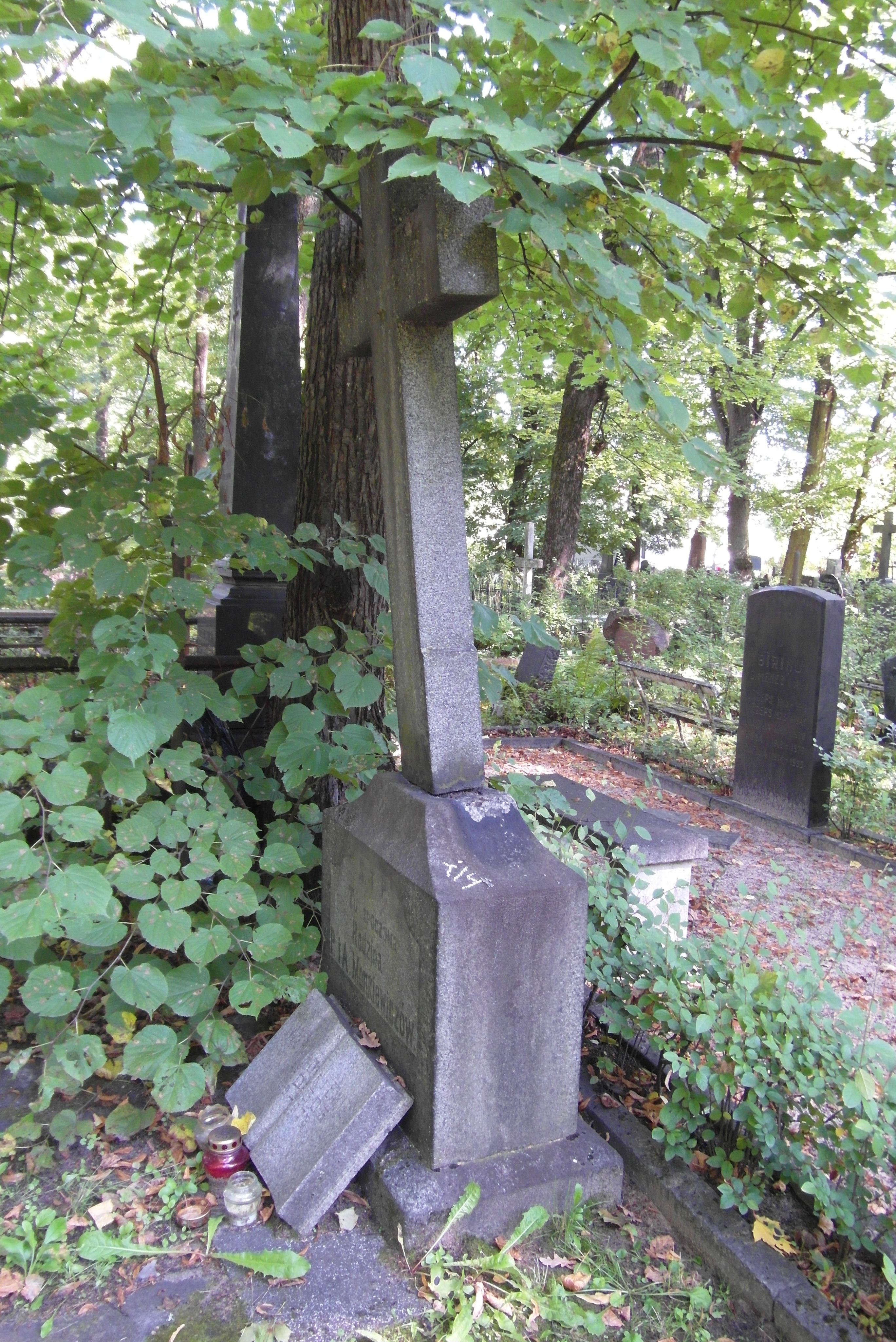 Nagrobek rodziny Monkiewiczów, cmentarz św. Michała w Rydze, stan z 2021 r.