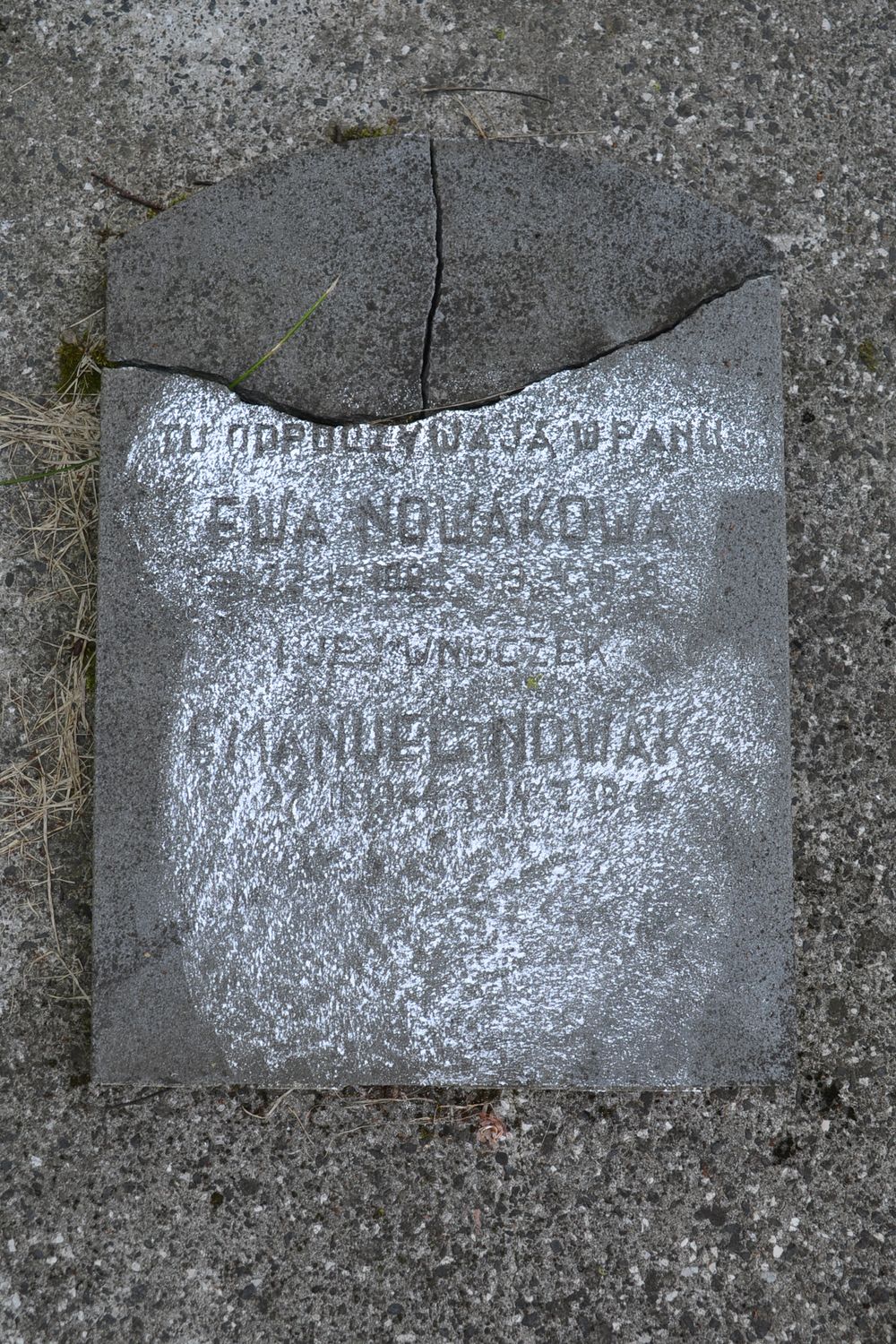 Inscription plaque of the tomb of Ewa and Emanuel Nowak, cemetery in Karviná Mexico, Czech Republic, as of 2022