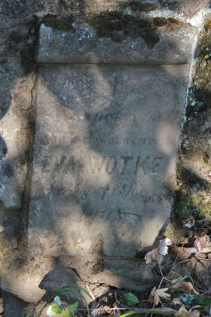 Tombstone of Ewa Wotke, Ternopil cemetery, as of 2016.