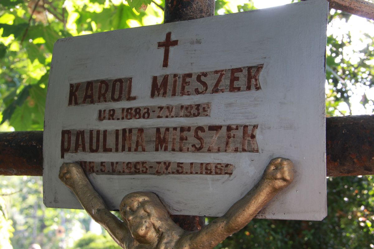 Nagrobek Karola i Pauliny Mieszek, cmentarz w Tarnopolu, stan z 2016 r.