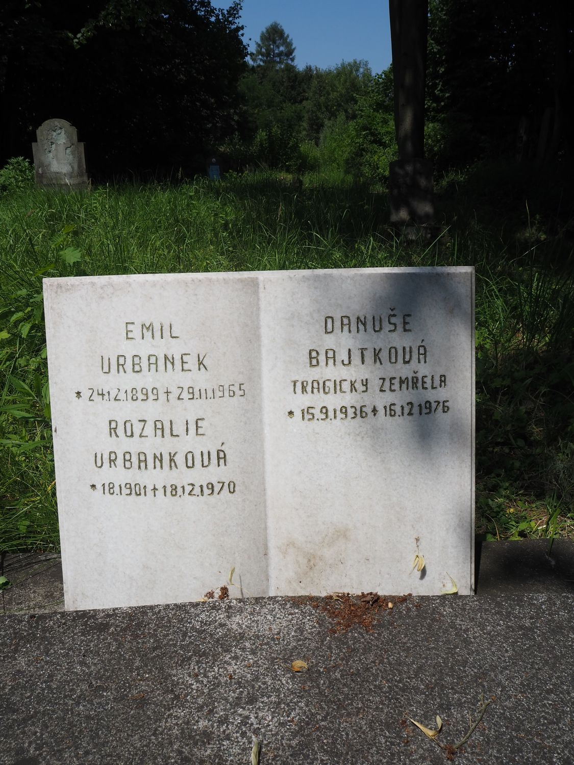 Tombstone of Emil and Rozalie Urbanek and Danuše Bajtková, cemetery in Karviná Mexico, as of 2022.