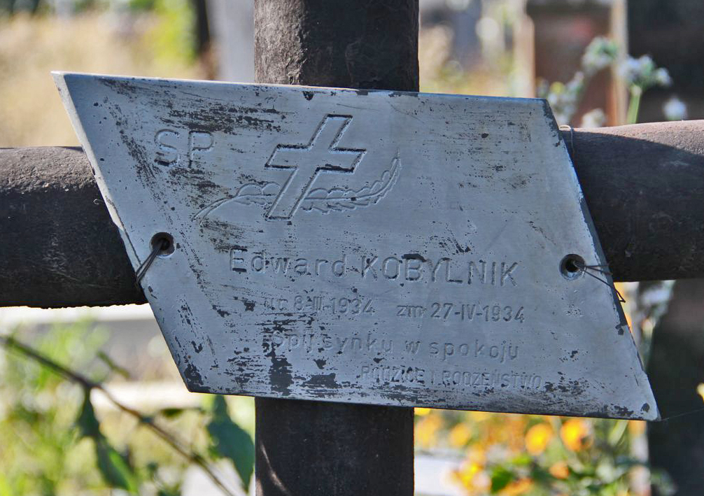 Nagrobek Edwarda Kobylnika, cmentarz w Tarnopolu, stan z 2016 r.