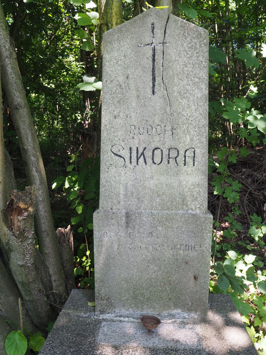 Fragment of Rudolf Sikora's tombstone, Karviná Mexico cemetery, as of 2022.