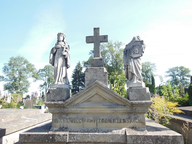 Fragment grobowca Rozalii i Weroniki Zabierzewskich, cmentarz w Tarnopolu, stan z 2016 roku