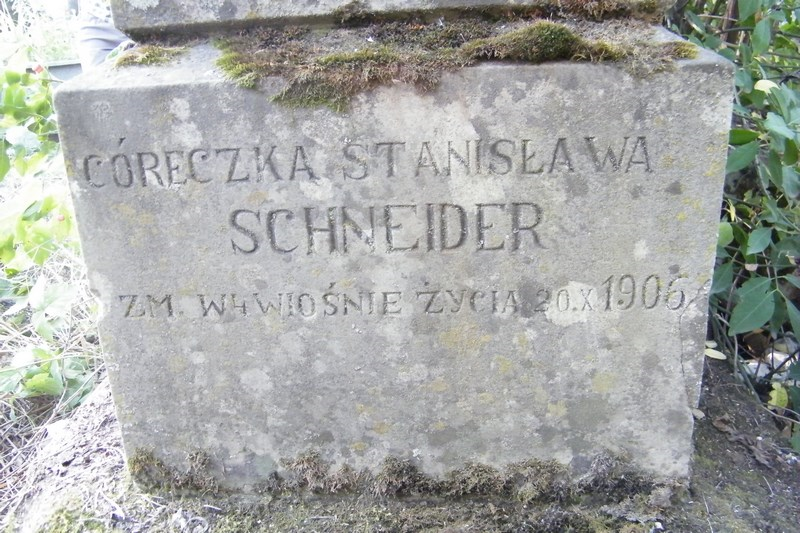 Inskrypcja na nagrobku Elżbiety Legaszewskiej, Józefy i Stanisławy Schneider, cmentarz w Tarnopolu, stan z 2016