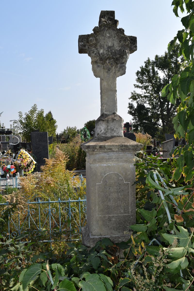 Tombstone of Pavel Wozniak, Ternopil cemetery, state before 2016