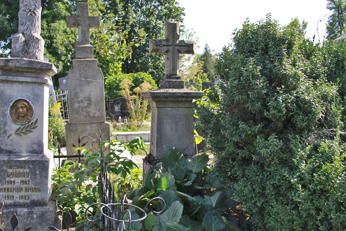 Tombstone of Feliks Greczynski, Ternopil cemetery, as of 2016.