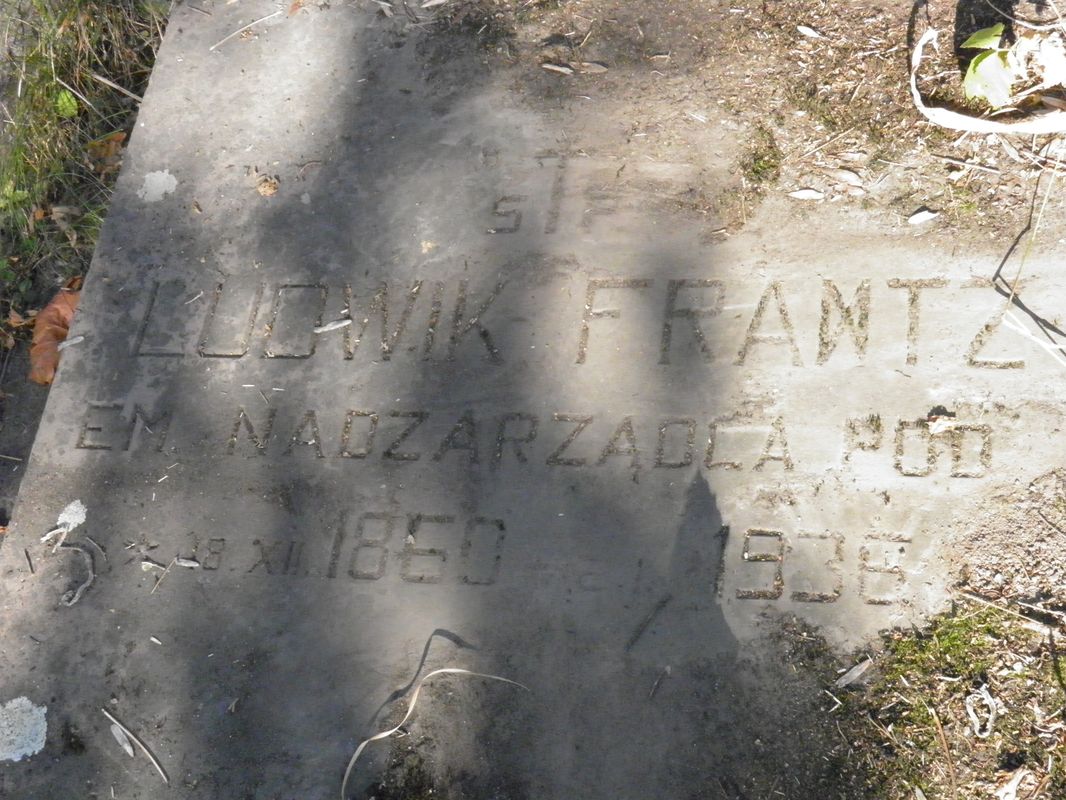 Fragment nagrobka Ludwika Frantza, cmentarz w Tarnopolu, stan z 2016 r.