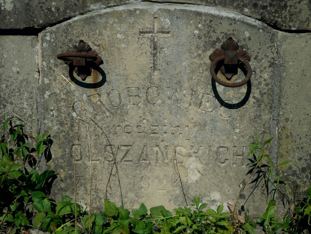 Fragment grobowca rodziny Olszańskich, cmentarz w Tarnopolu, stan z 2016 r.