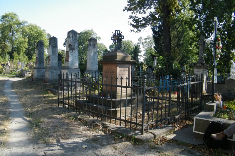 Gravestone of Cyril Janer and Maria Janer from the cemeteries of the former Ternopil district, as of 2016.