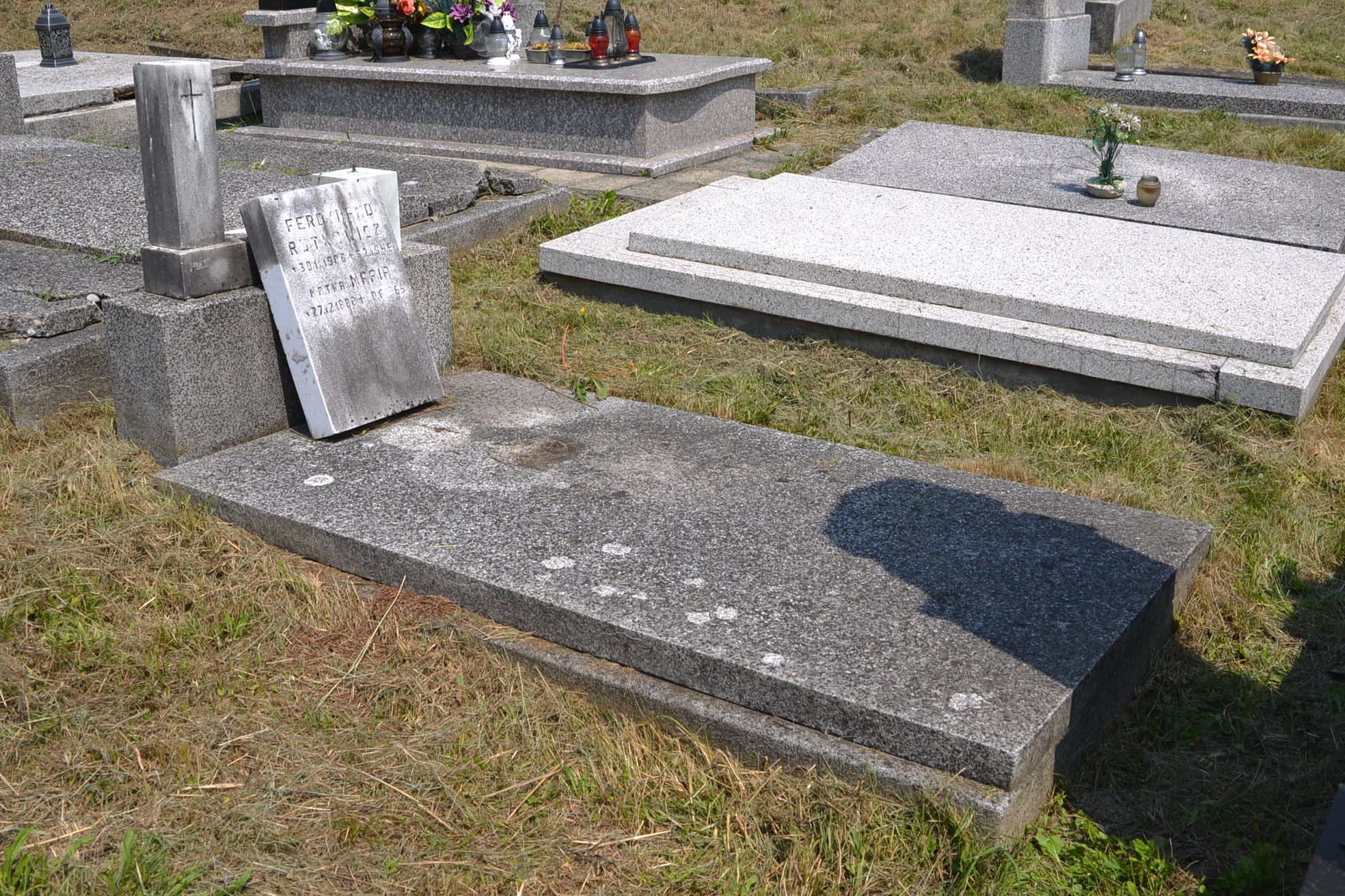 Grobowiec Ferdynanda i Marii Rutkowiczów, cmentarz w Karwinie Dołach w Czechach, stan z 2022 roku