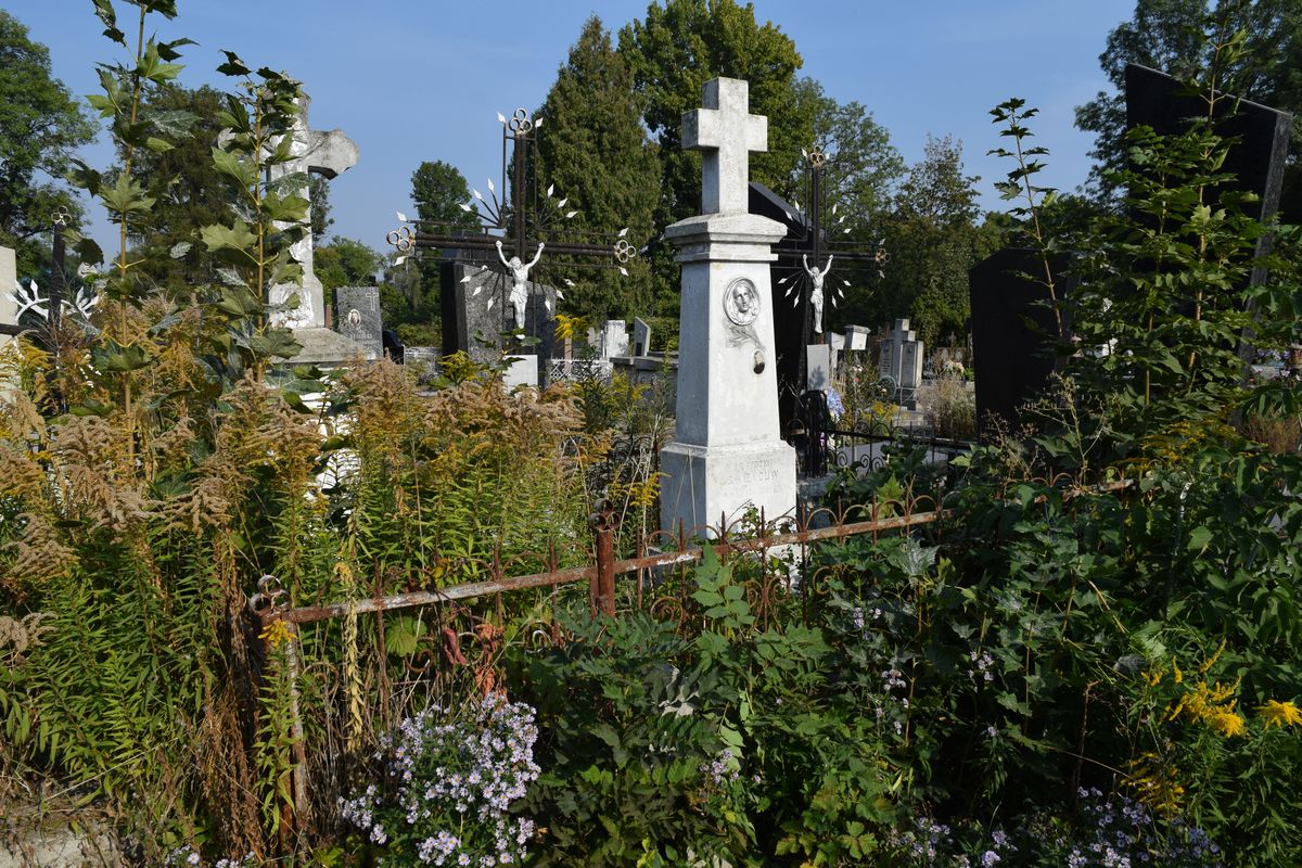 Tombstone of Marcin Swienets, Ternopil cemetery, state of 2016