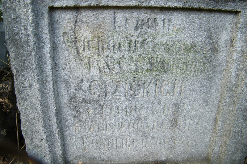 Inskrypcja na nagrobku Ludwika Giżickiego, cmentarz w Tarnopolu, stan z 2016