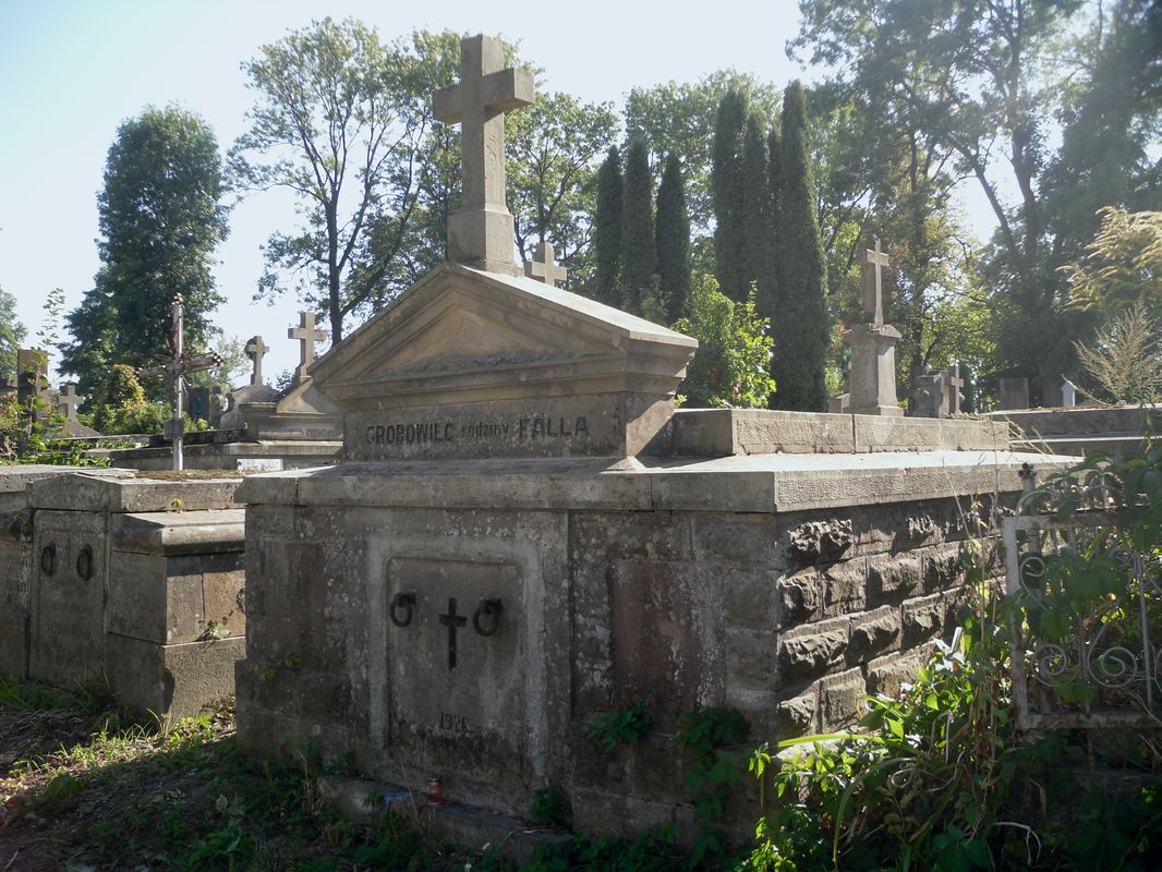 Grobowiec rodziny Falla, cmentarz w Tarnopolu, stan z 2016 r.