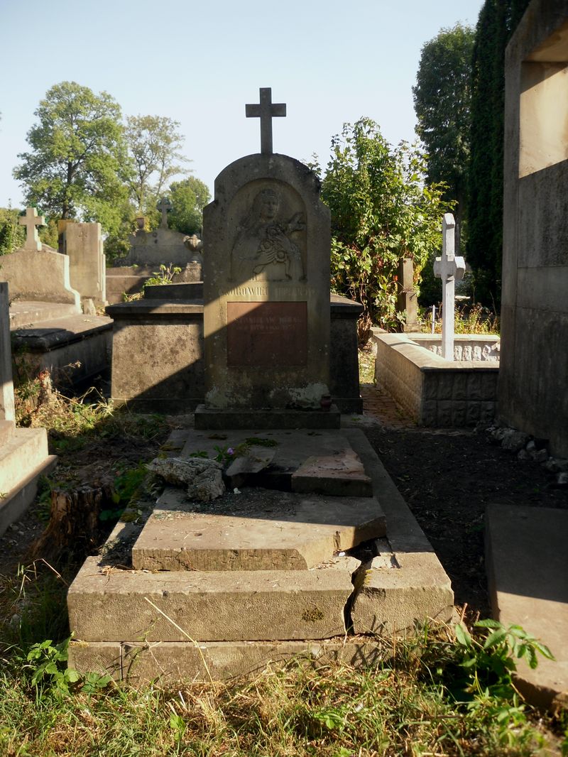 Grobowiec Stanisława Horaka, cmentarz w Tarnopolu, stan z 2016 r.