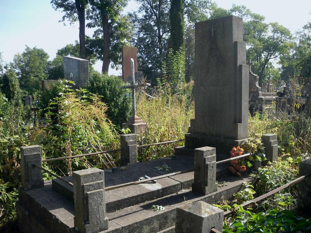 Grobowiec Aleksandry i Jana Płanetów, cmentarz w Tarnopolu, stan z 2016 r.