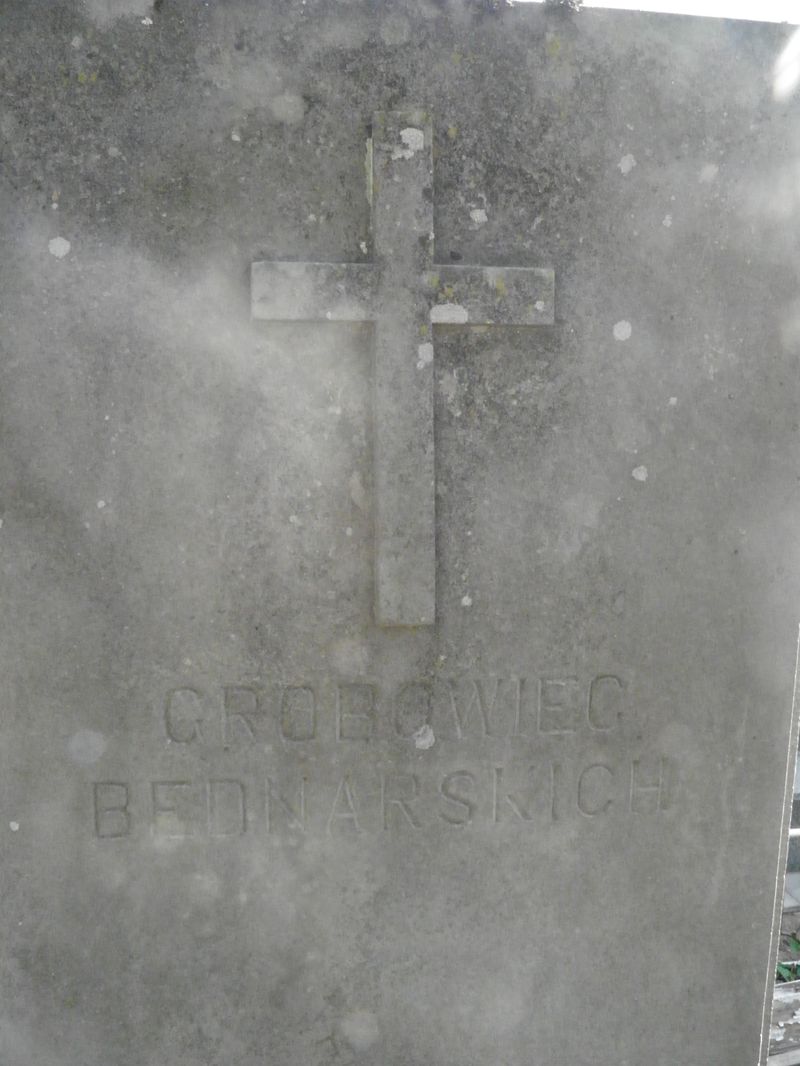 Fragment grobowca rodziny Bednarskich, cmentarz w Tarnopolu, stan z 2016 r.