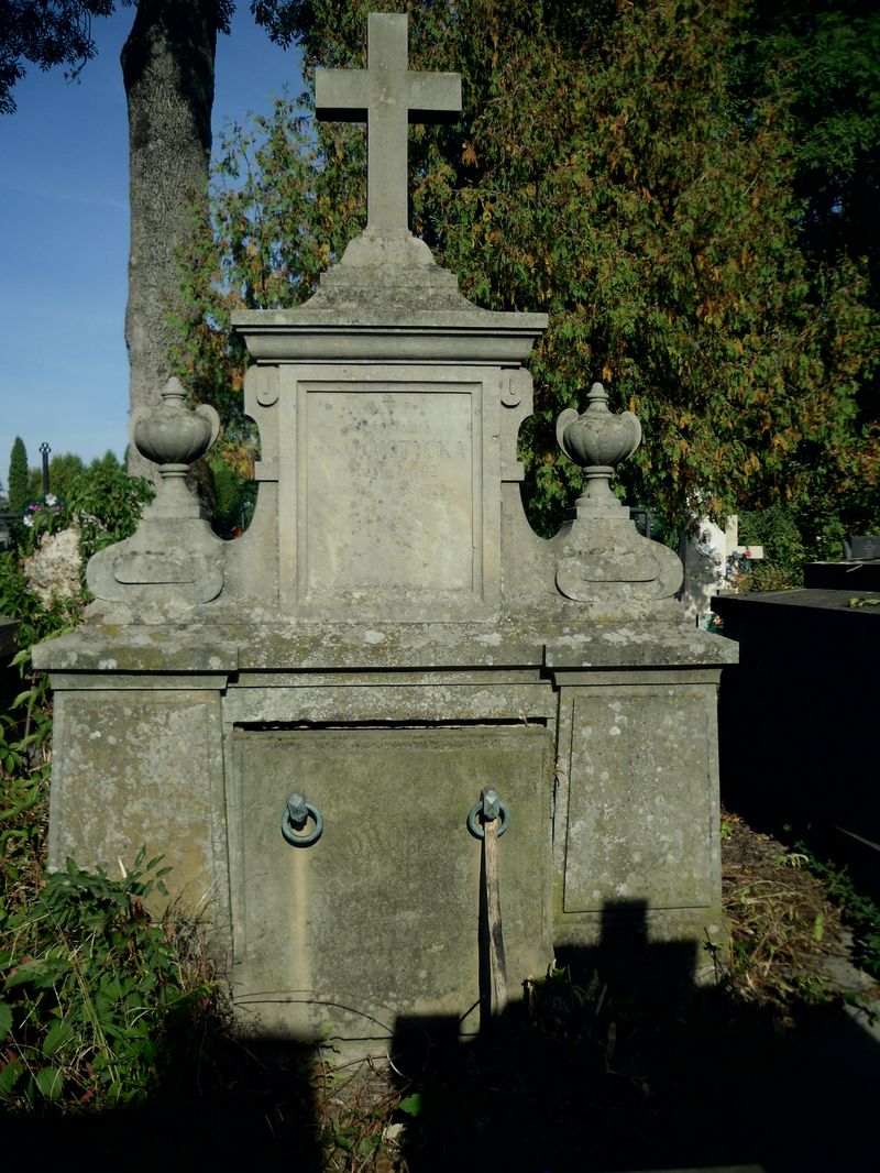 Grobowiec Bronisława Grajewskiego, Joanny i Tomasza Motyckich oraz Karola Sadowskiego, cmentarz w Tarnopolu, stan z 2016 r.