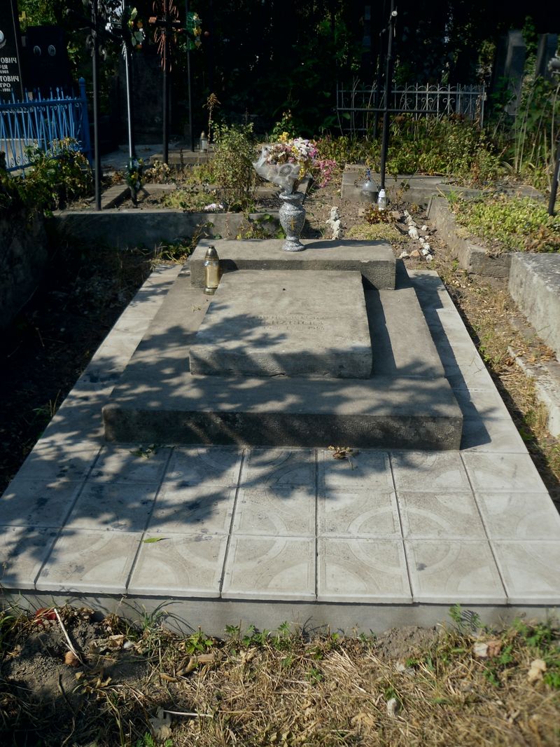 Tombstone of Ludwika Wierzbicka, Ternopil cemetery, as of 2016.