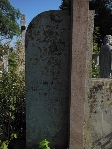 Inscription of the gravestone of Bronislaw Grodzinski, Ternopil cemetery, 2016 status