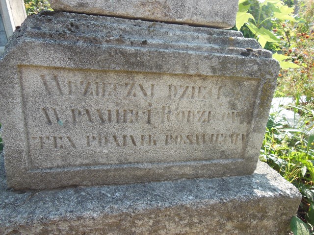 Inskrypcja nagrobka Józefy i Władysława Kosowskich, cmentarz w Tarnopolu, stan z 2016