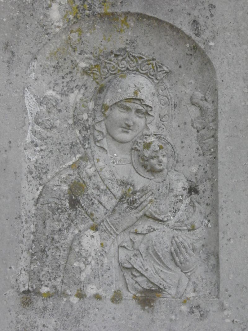 Fragment grobowca Rozalii i Józefa Osadów, cmentarz w Tarnopolu, stan z 2016 r.