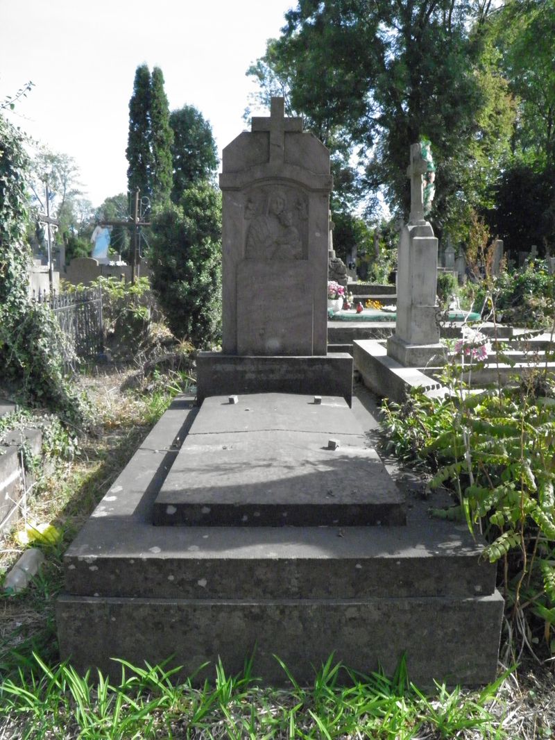 Tomb of Jan Jenner and Sophia Kolesza, Ternopil cemetery, as of 2016.